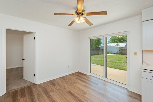Building Photo - Central 4 bedroom in Niceville!