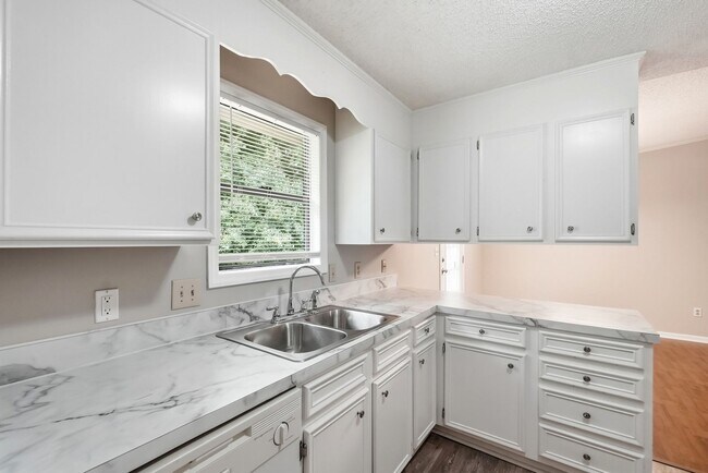 Building Photo - 2939 Gray Feather Dr