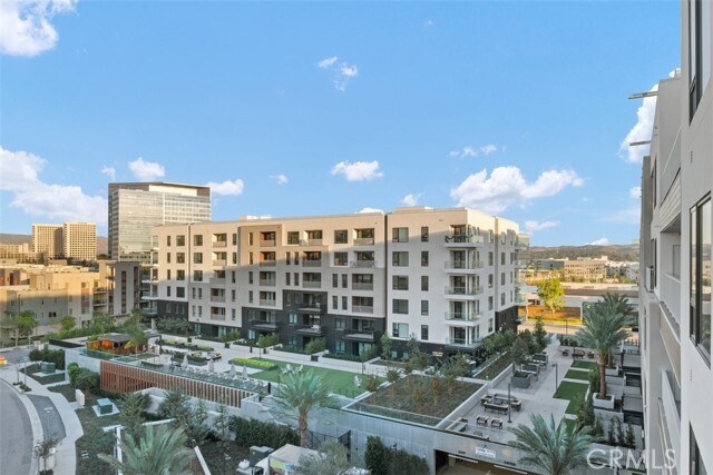 Building Photo - 3600 Rivington
