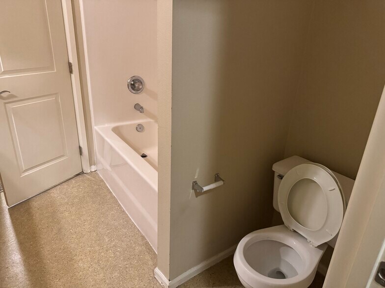 Bathroom 1 - 501 225th Ln NE