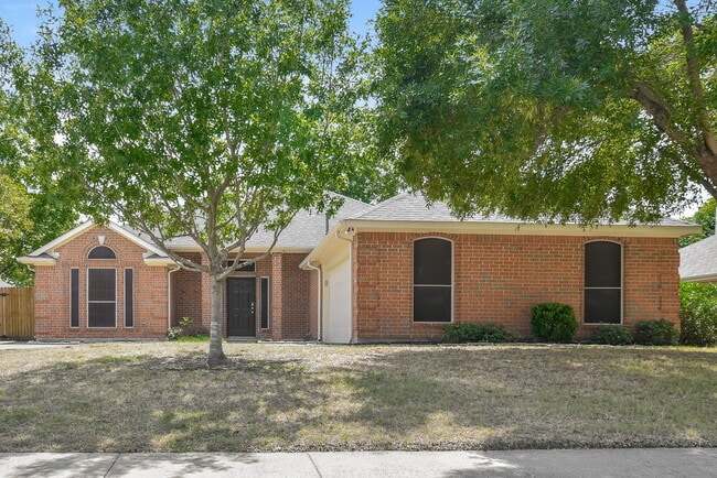 Building Photo - 105 Princeton Cir