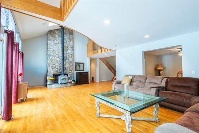 Building Photo - 24 Wisteria Dr