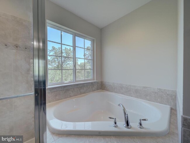 Building Photo - 45818 Winding Branch Terrace
