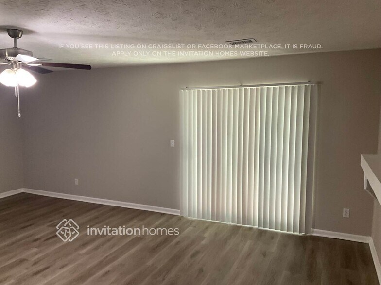 Building Photo - 2413 Leslie Brook Dr