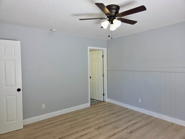 Building Photo - 3150 Emerson Ave S