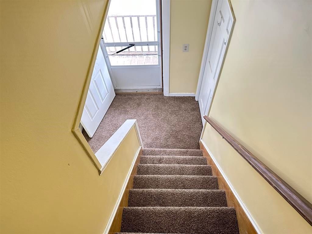 Building Photo - 20 Spring