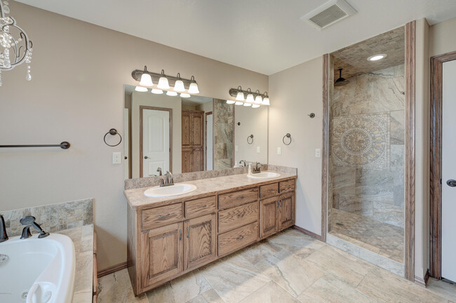 Building Photo - 117 Briarbrook Dr