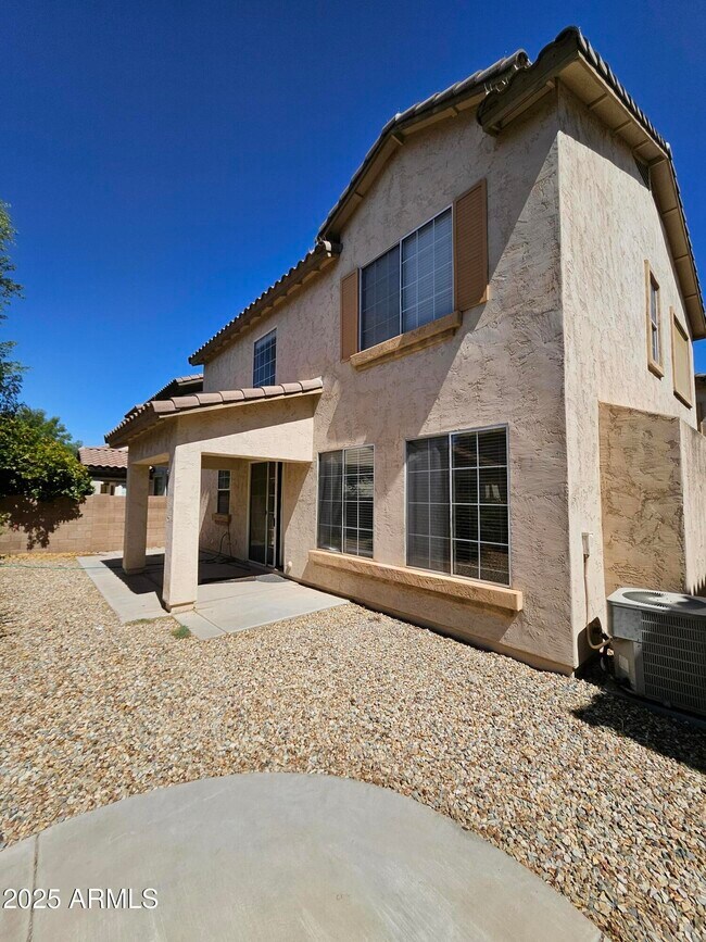 Building Photo - 2065 E Hulet Dr