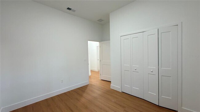 Building Photo - 7250 N Freeport Cir