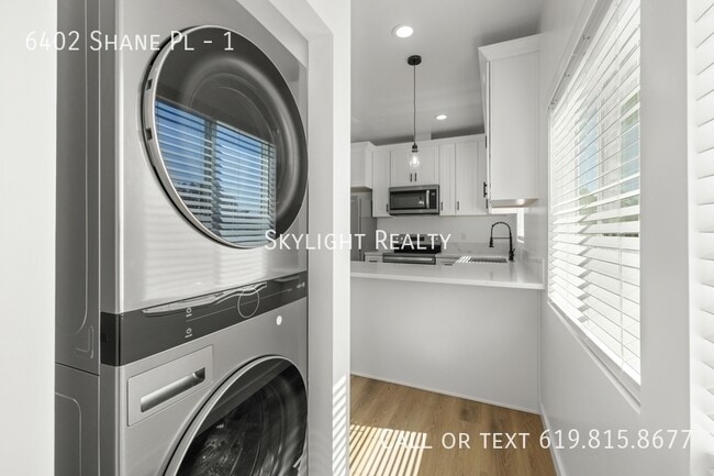 Building Photo - 6402 Shane Pl