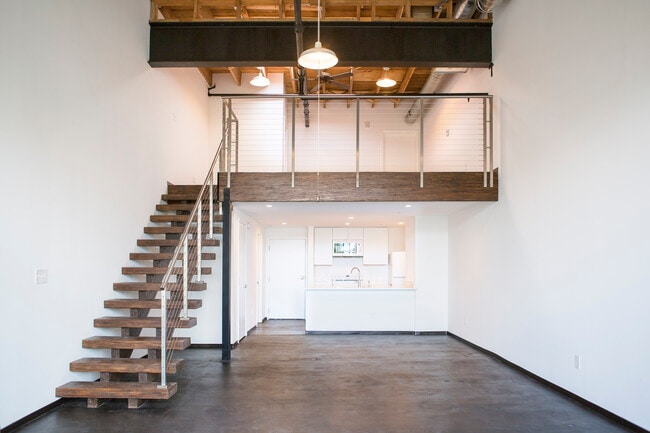 4100 Commerce #21 - Expo Park