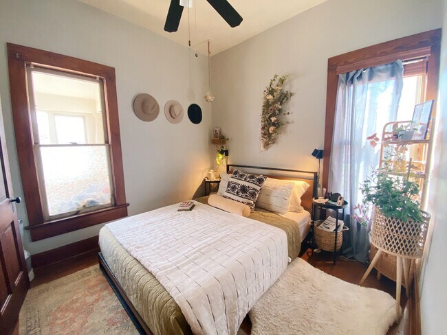 Building Photo - Charming 2 Bedroom bungalow in Old Town Fort Collins!