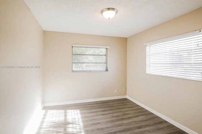 Building Photo - 10966 Winding Creek Way