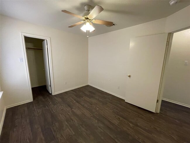 Building Photo - 1239 Armadillo Rd