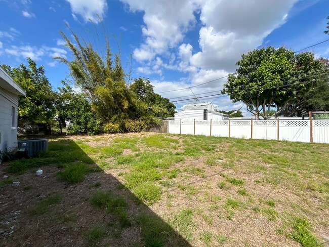 Building Photo - Updated Beautiful Rental Home in Seminole – Great Location!  4bed|2bath