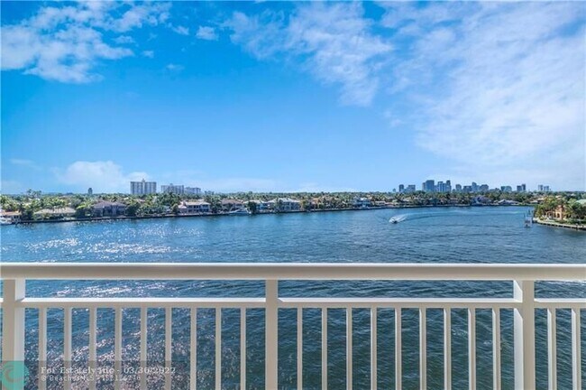 Building Photo - 511 Bayshore Dr