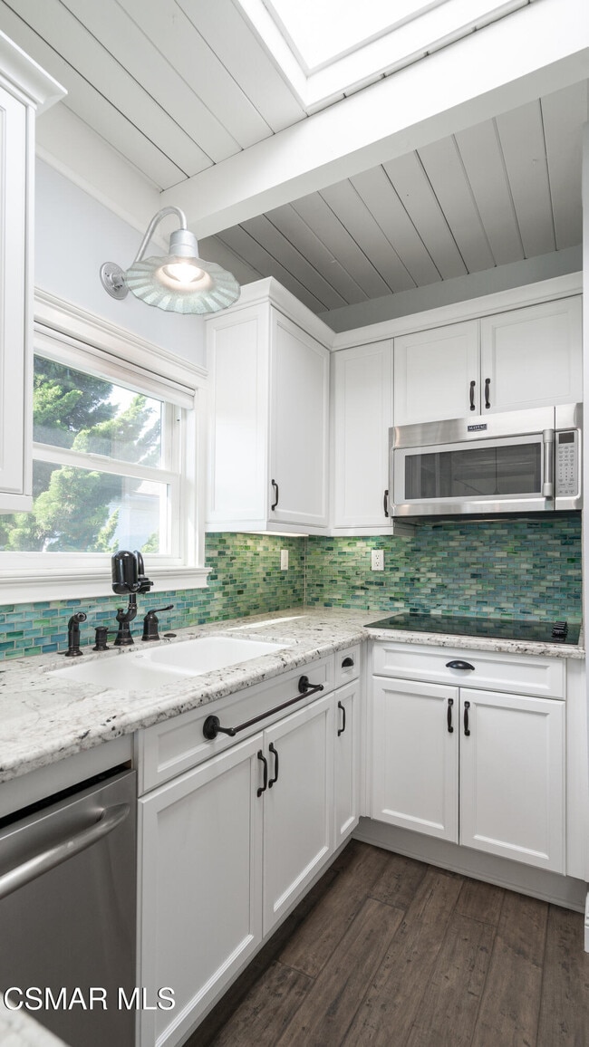 Building Photo - 5510 Driftwood St