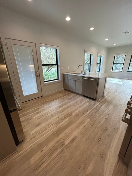 Building Photo - Elk Run Village