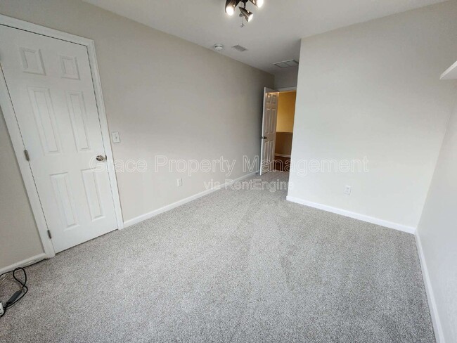 Building Photo - 4731 Lucca Dr