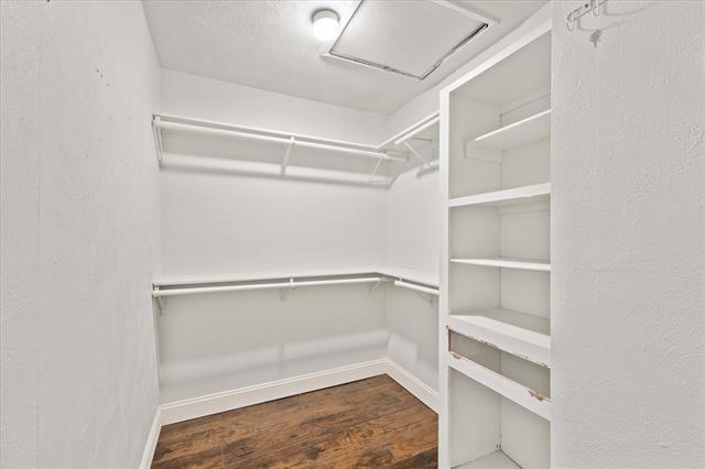 Building Photo - 500 Willow Oak Dr