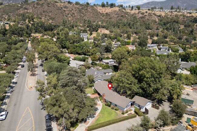 Building Photo - La Canada 4-Bedroom Home | Large Lot, Updated Kitchen, EV Charger