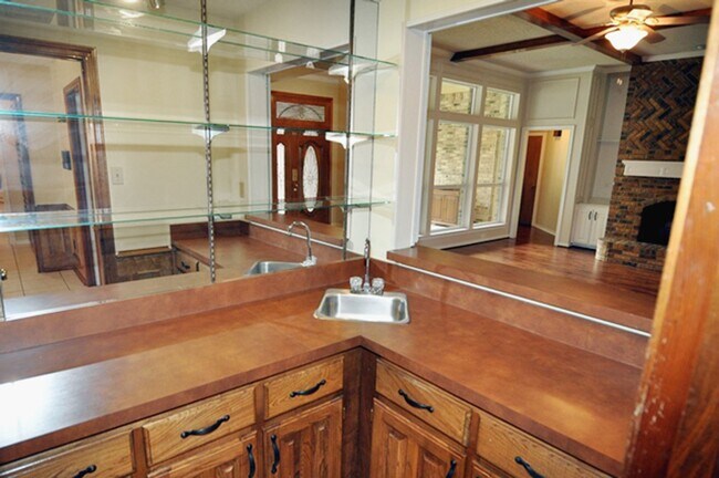 Building Photo - 2212 Diamond Point Dr