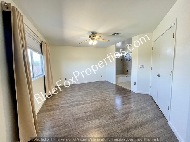 Building Photo - 8701 E Chimney Spring Dr
