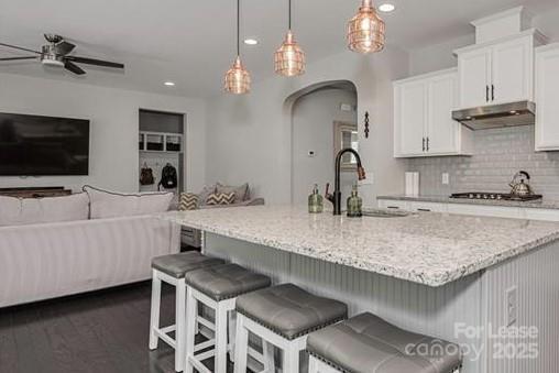 Building Photo - 15130 Oleander Dr