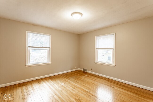 Building Photo - 6147 Broadway St