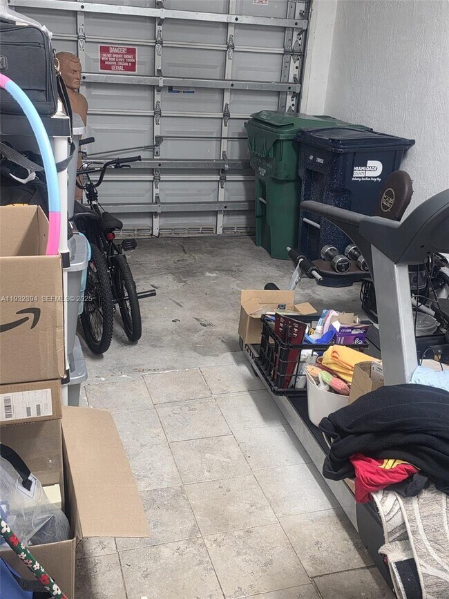 Building Photo - 12437 SW 125th Terrace