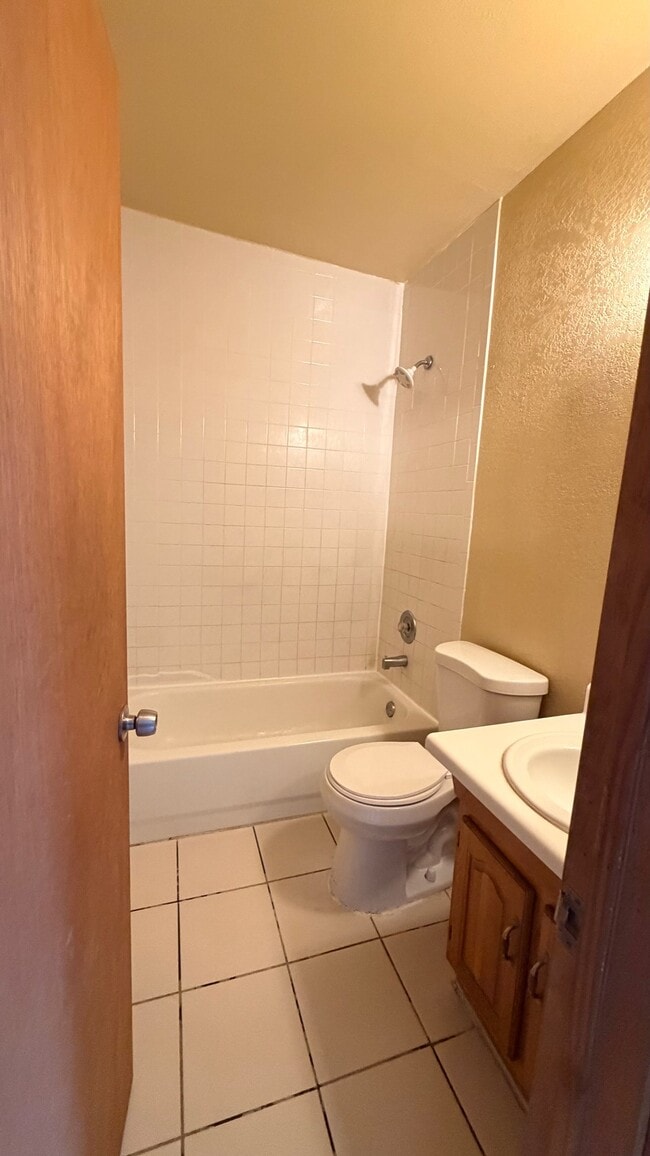 Building Photo - 1570 E Breezy Ln