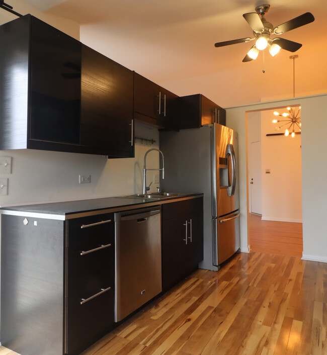 Building Photo - 1735 Chesapeake Ln