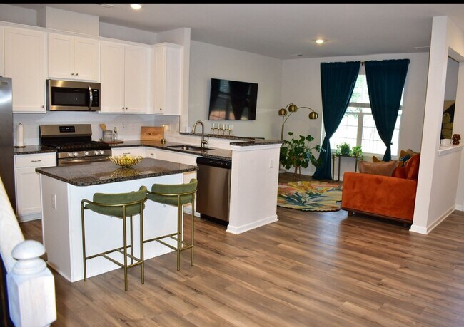 Building Photo - Charming 3BR Townhome in Greer