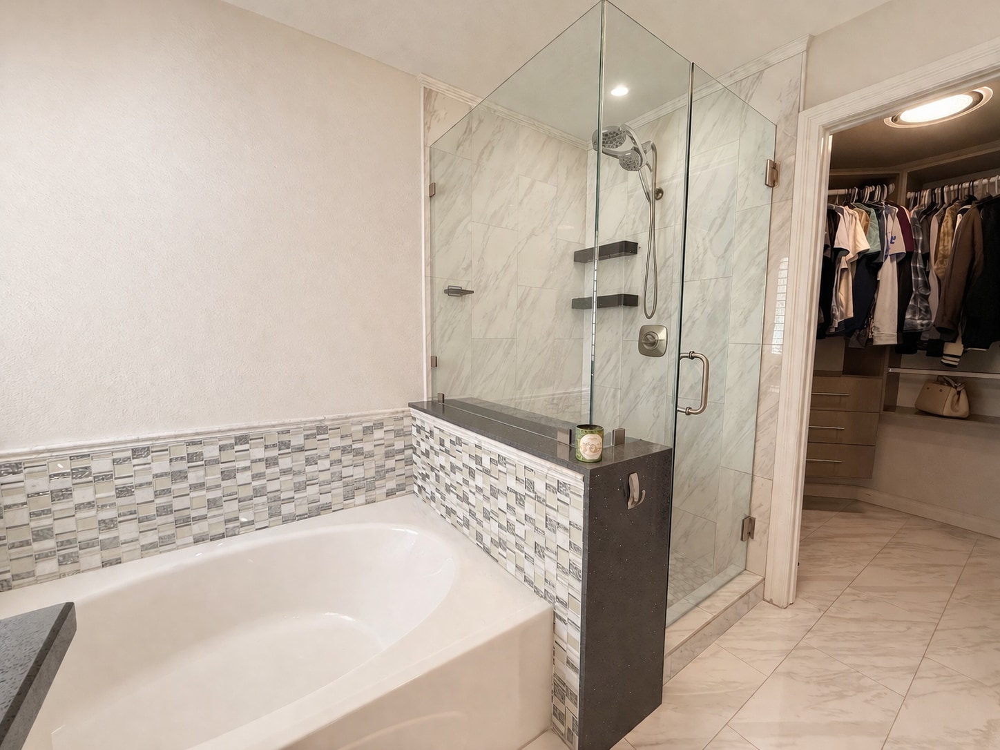 Building Photo - 7629 Valley Green Dr