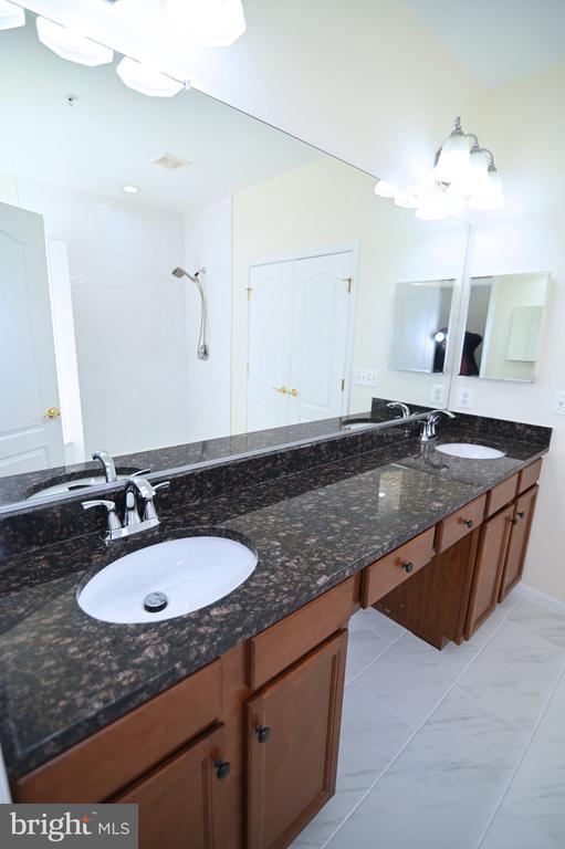 Building Photo - 7001 Chaptico Ct