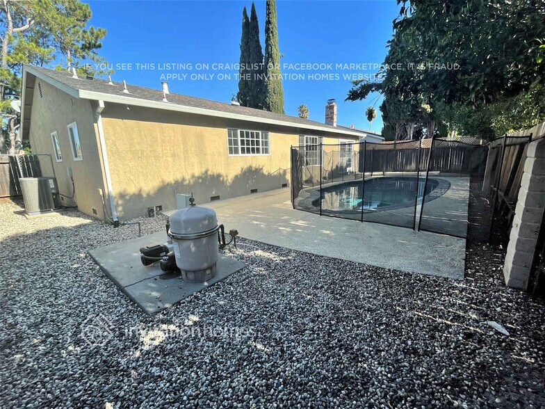 Building Photo - 408 Limewood Dr