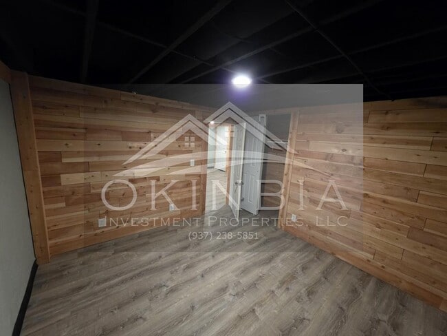 Building Photo - 1038 Rossiter Dr