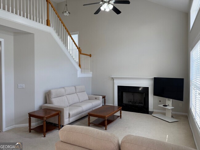 Building Photo - 380 Vine Mountain Way