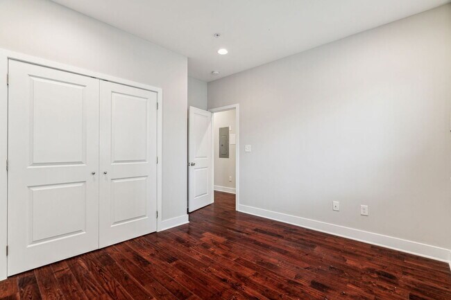 Building Photo - 1238 N 6th St