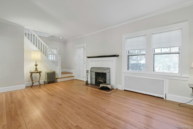 Building Photo - 10 Robins Rd