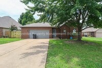 Building Photo - Large 3 Bed | 3 Bath | Jenks