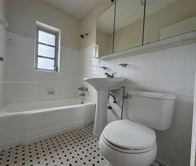 Building Photo - 1320 NW 87th St