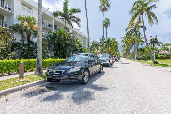 Building Photo - 917 N Flagler Dr