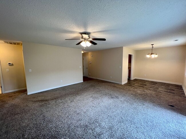 Building Photo - Available Now! 3 Bed, 2 Bath Ranch in the ...