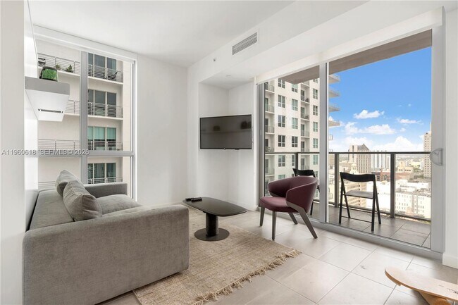 Building Photo - 227 NE 2nd St