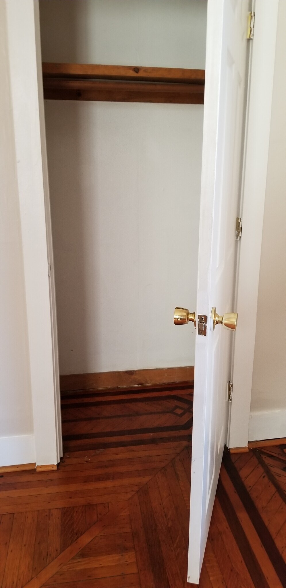 Living room - 338 Pawtucket St