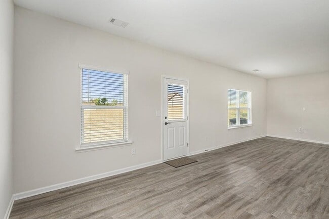 Building Photo - 489 Samara Ct