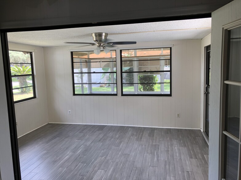 Building Photo - 4728 Belle Grv