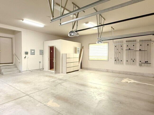 Building Photo - REDUCED ! Beautiful custom one story estate located on one of the most desirable streets in Black...