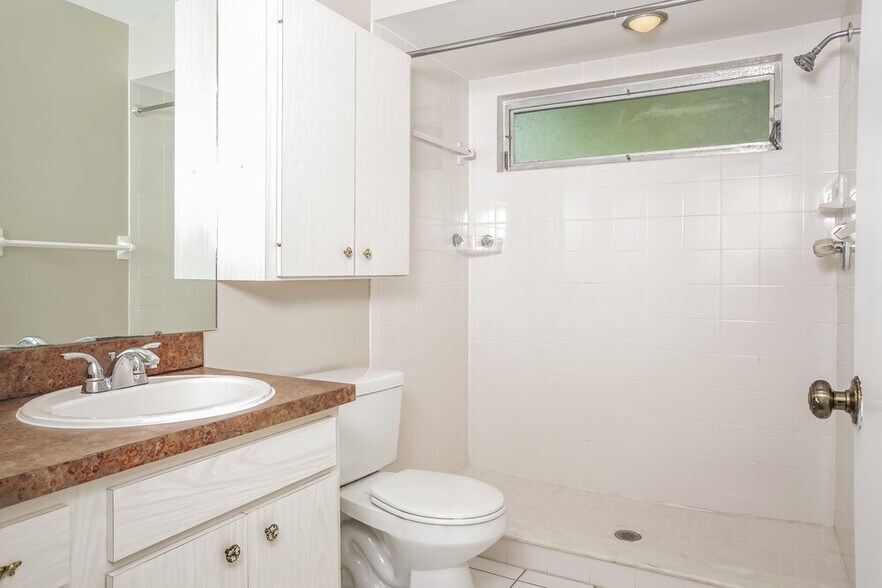 Building Photo - 3907 Lemonwood Dr